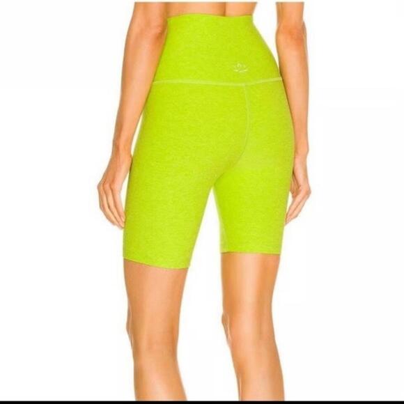 Beyond Yoga Spacedye Keep Pace 7" Biker Short in Matcha Lime Green Women’s Small - Picture 12 of 12
